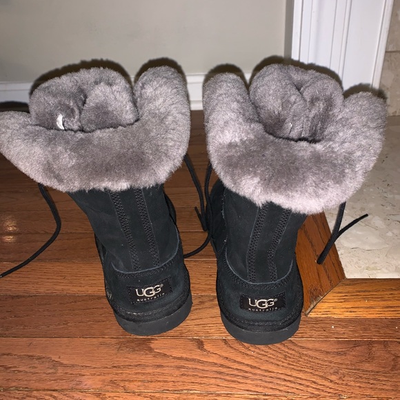 Lace up ugg boots - Picture 2 of 2